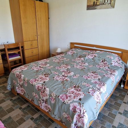 Grieks Vakantiehuis To Kalokairi Kougaíika Esterno foto