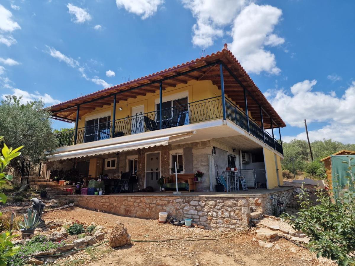 Grieks Vakantiehuis To Kalokairi Kougaíika Esterno foto