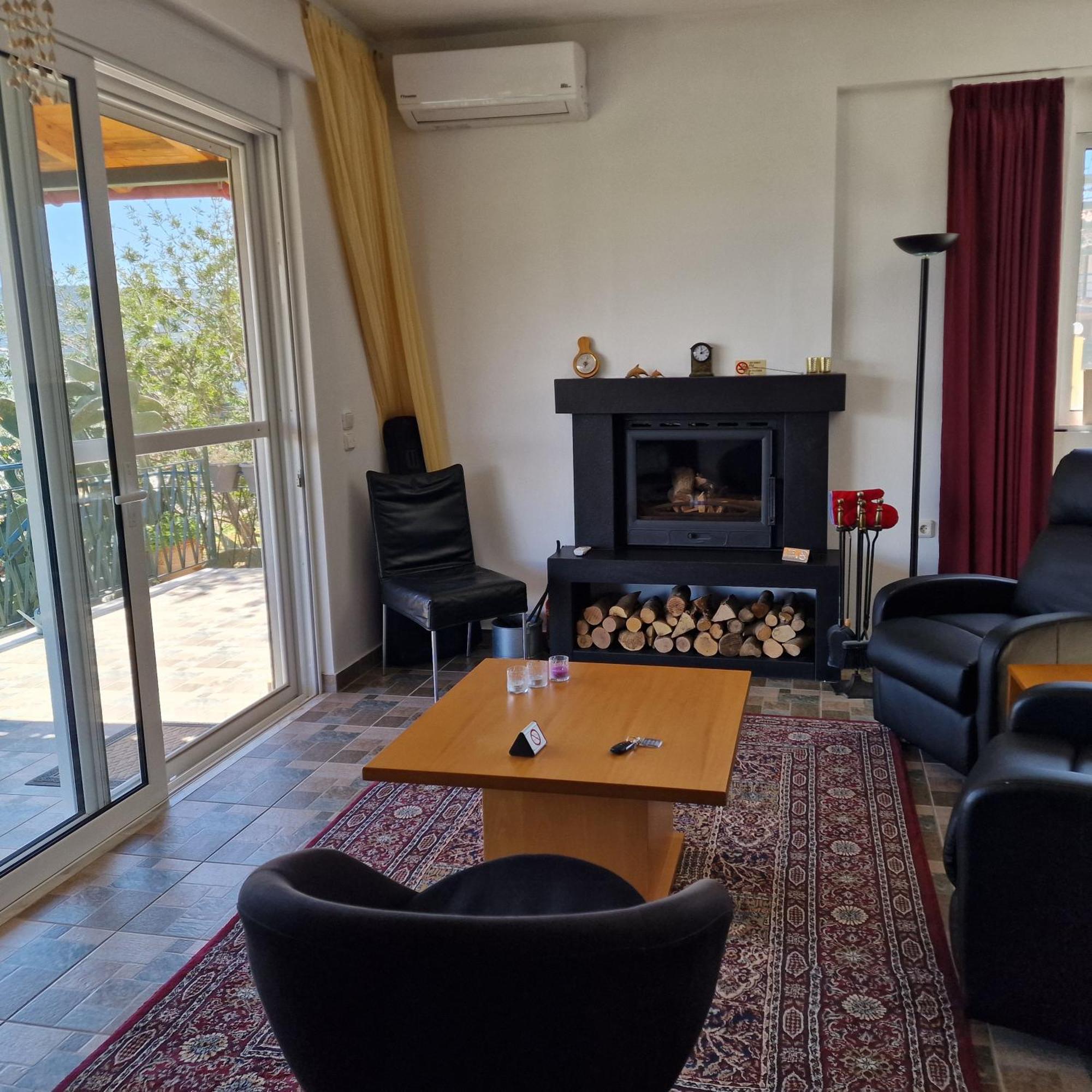 Grieks Vakantiehuis To Kalokairi Kougaíika Esterno foto