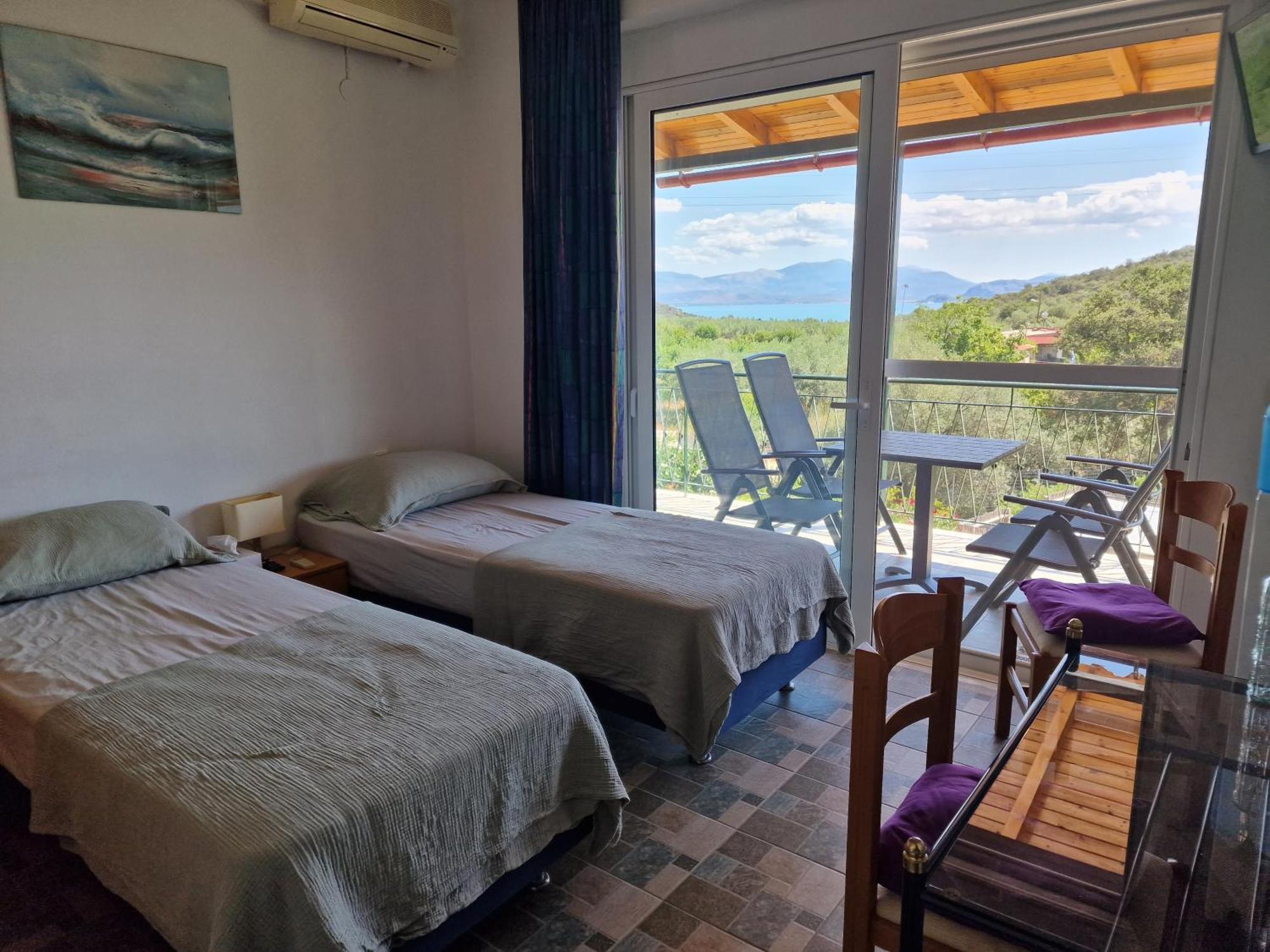 Grieks Vakantiehuis To Kalokairi Kougaíika Esterno foto